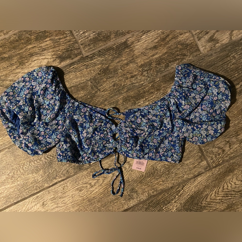 NWT wild fable floral crop top size L